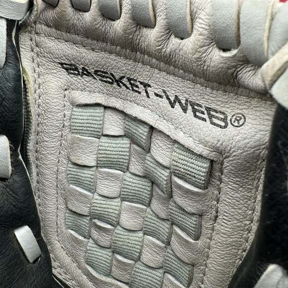 RAWLINGS SURE CATCH 10.5 inch YOUTH BASEBALL GLOVE, MODELNUMBER SC105BGB RH - Picture 8 of 14